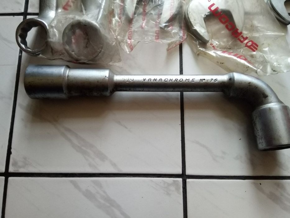 Инчови гаечни и лули FACOM