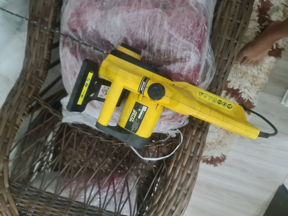 Электропила электрическии