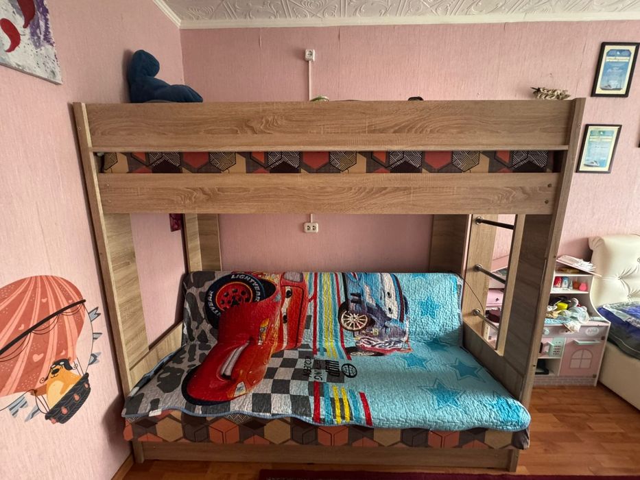 Двух яростный  кровать