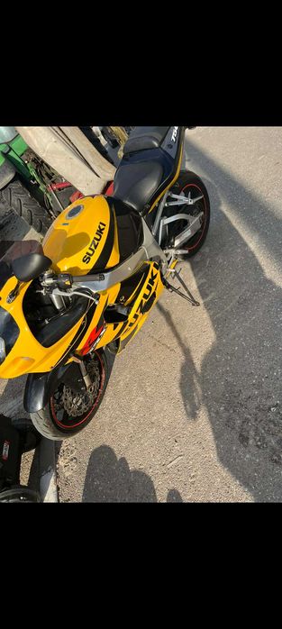 Модел: Suzuki GSX-R 750 K2 ​Година на производство: 2002 г. ​Кубатура: 749 кубика ​Мощност: 141 к.с. (Инжекцион) ​Скоростна кутия: Ръчна, 5-степенна
