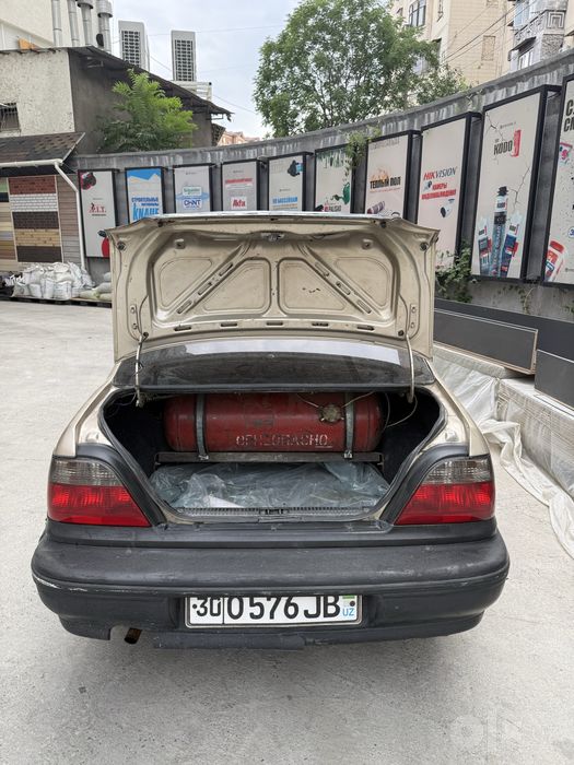 Daewoo Nexia - цвет шампанский