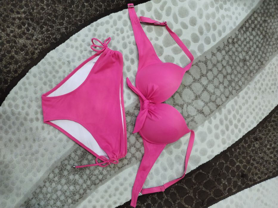 Продам женский купальник..