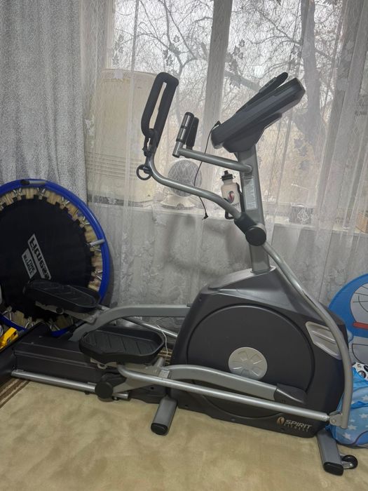 Беговой тренажор эллипс