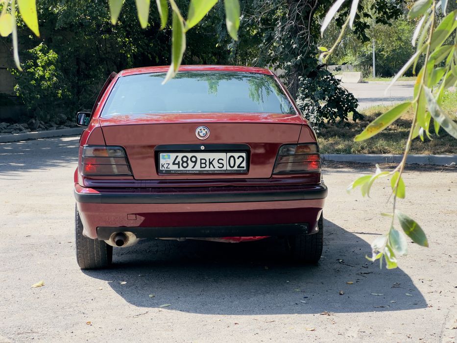 Продам BMW e36 2литра строкер