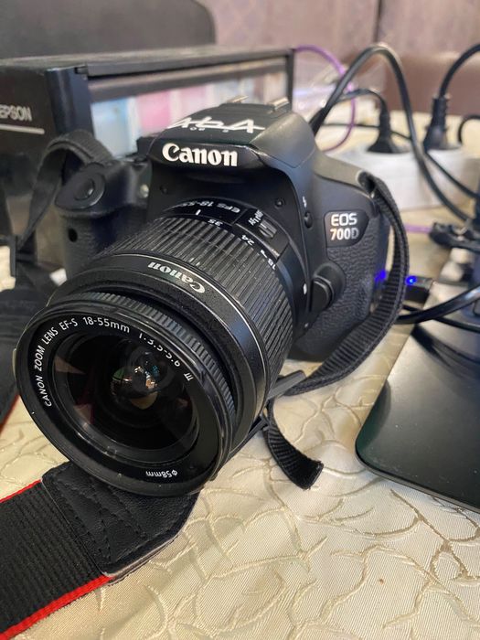 Фотоаппарат Canon 700D