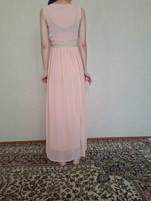 Продаётся вечерние платья , новые .