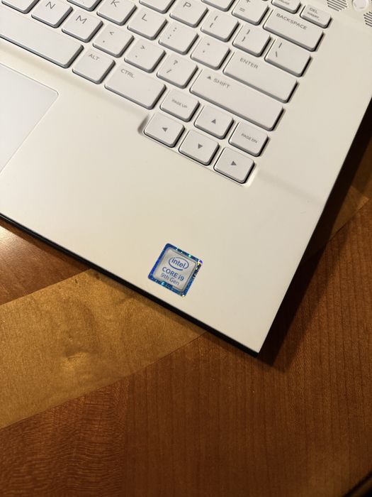 Alienware m15 R2  i9-9980HK | Video 8GB RAM | Ecran 4K OLED | Gaming