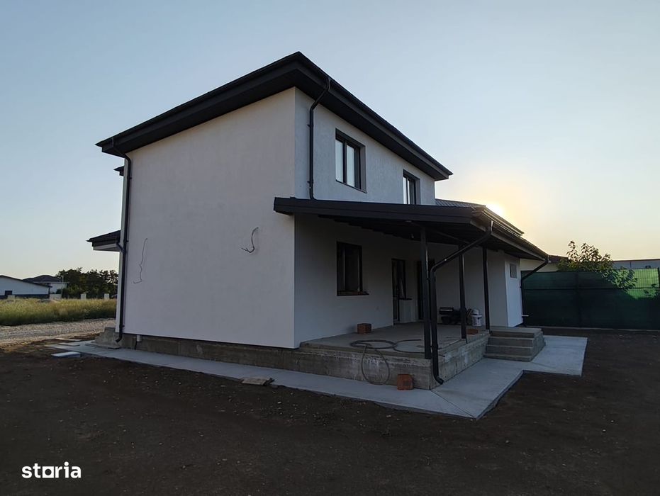 FARA COMISIOANE casa cu 4 camere 3 bai P+1+pod terasa cam tehnica beci