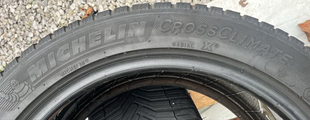 2бр 225/45/17 на 5,7мм с 18дот