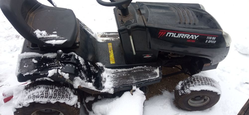 Vând tractoras tuns iarba Murray 110/96, 5 viteze