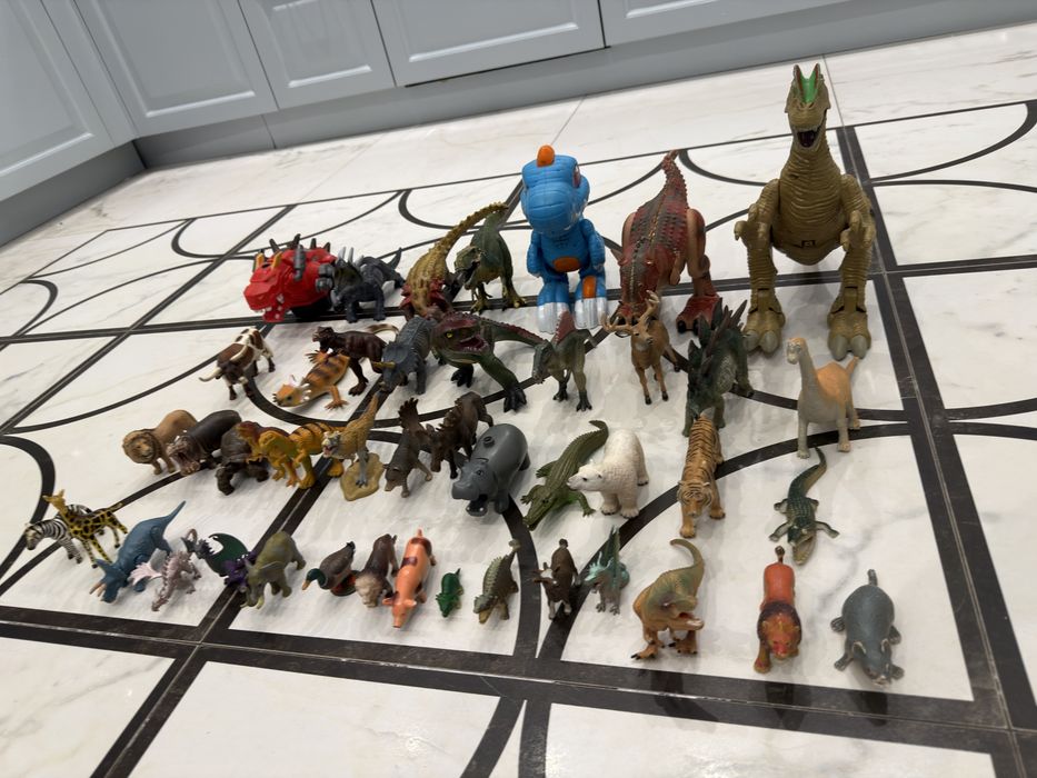 Фигурки игрушки динозавры