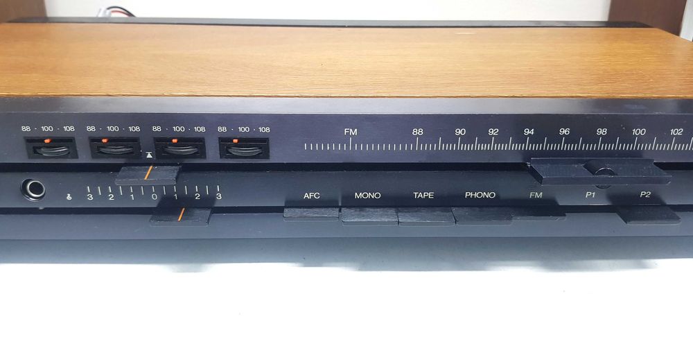 Beomaster 1100 Amplificator Teak - Jacob Jensen - Bang & Olufsen