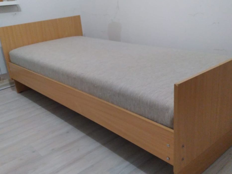 Продаются две кровати с матрацами
