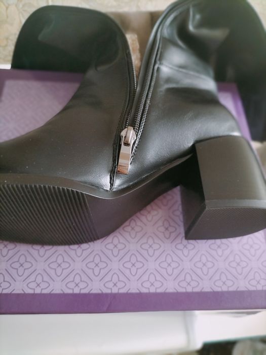 Продам женские сапоги