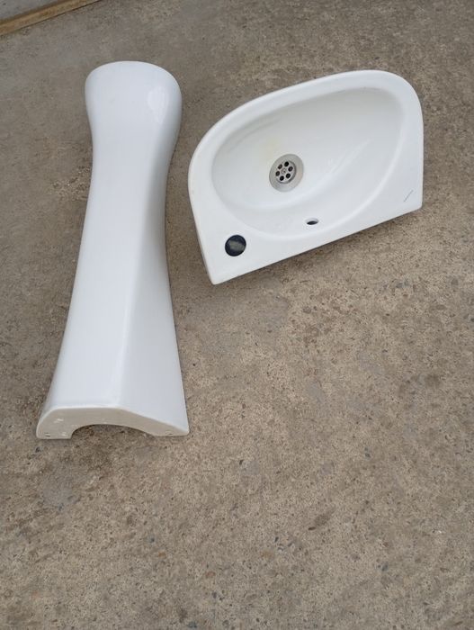 Порцеланова мивка за баня