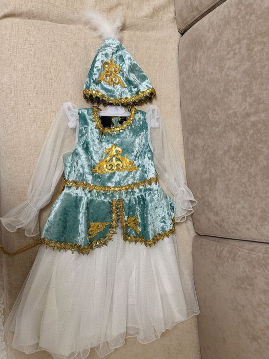 Продам платья на девочку в хорошем состоянии