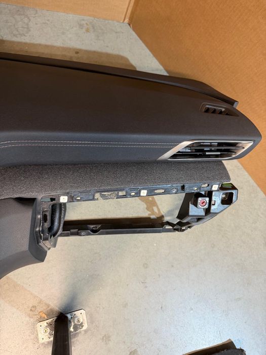 Plansa bord peugeot 3008