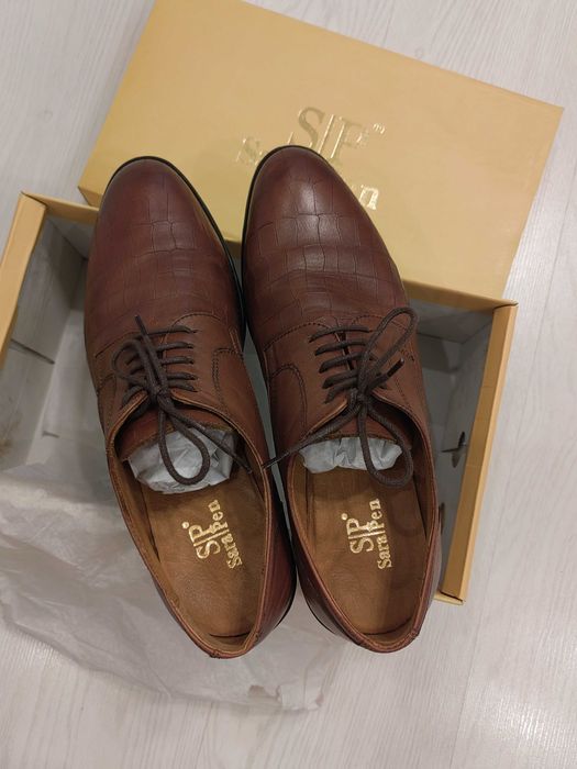 Стилен мъжки костюм Apolon Collection №44/и Мъжки обувки Sara Pen №42/