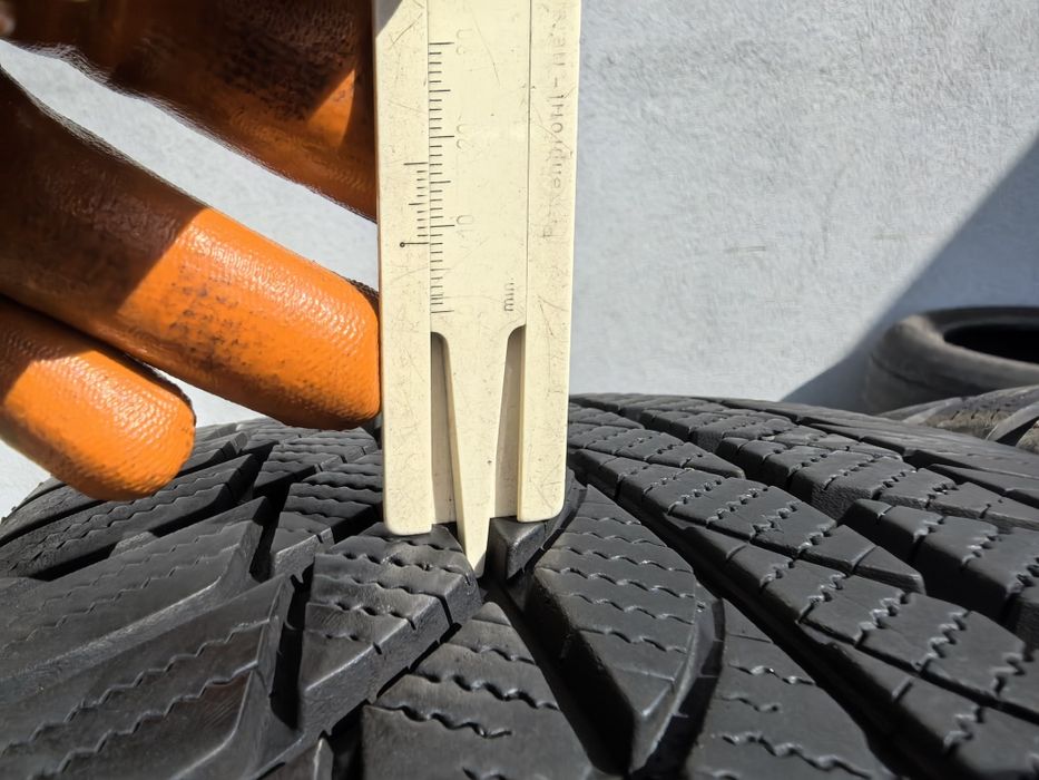 225/55/17 Бриджстоун ДОТ 2018 г - Рън Флат / като нови