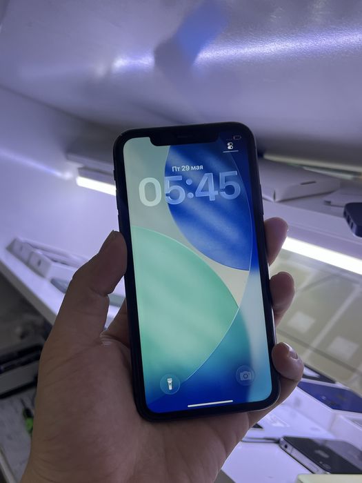 iPhone 11 в отличном состоянии