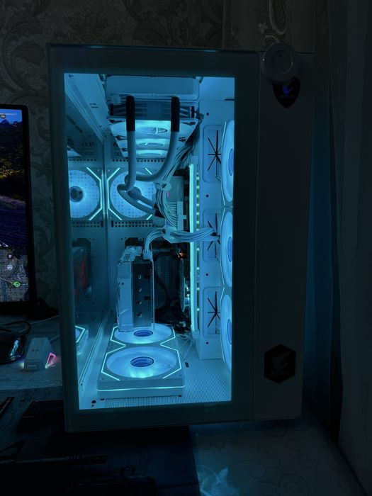 Продам системный блок ПУСТОЙ!