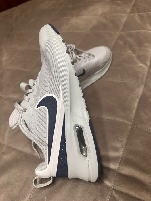 Продам кроссовки Nike Air Max