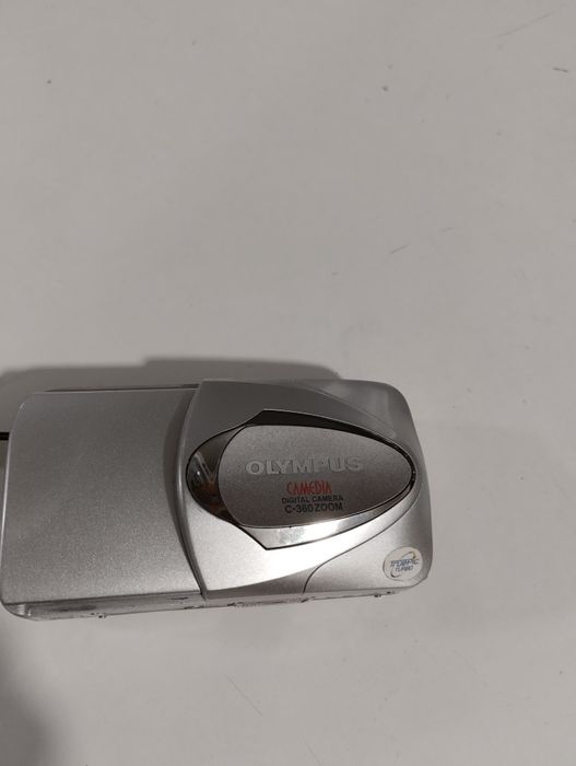 Фотоаппарат с флешкой.