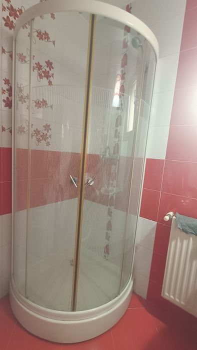 Cabina dus cu forma circulara
