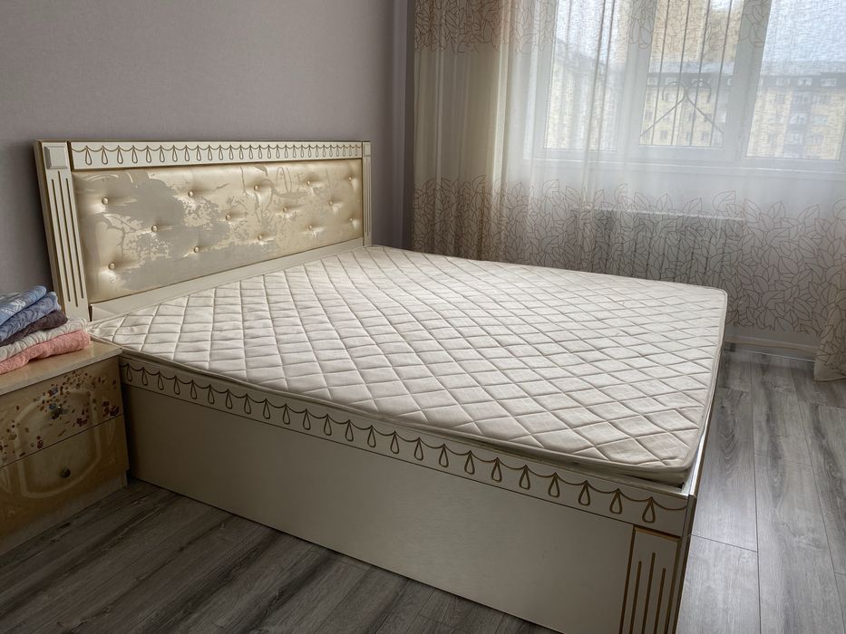 Продается Кровать б/у