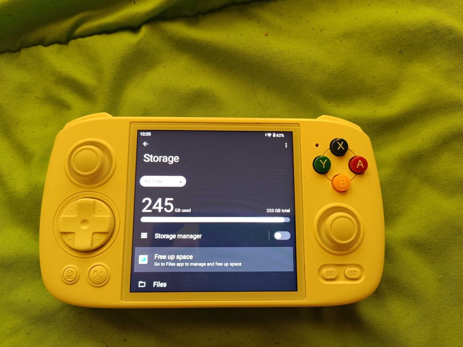 Продавам Anbernic rg cube