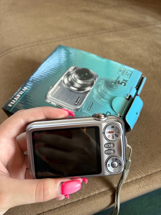 Камера (fujifilm)