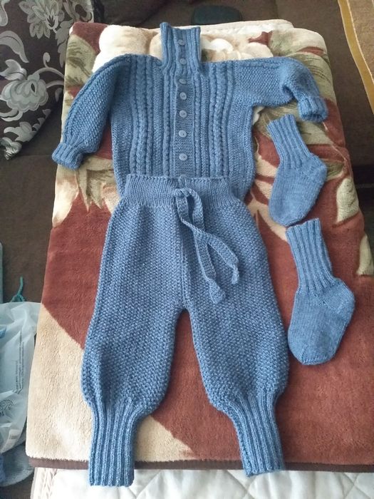 Костюмчик,Шапка с шарфом для детей от года