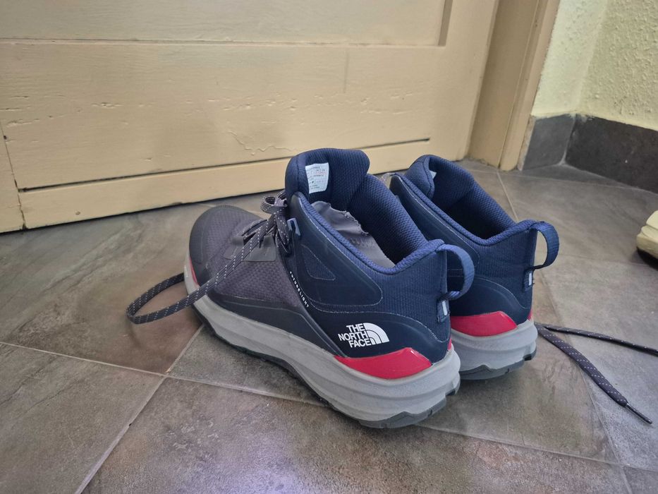 Лот 2 чифта мъжки зимни обувки The North Face (Vectiv & Storm Strike II) – Размер 44 / 28.5 см