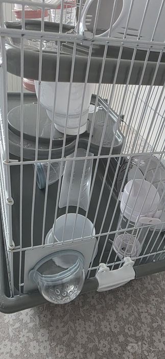 Продам клетку для хомяков.
