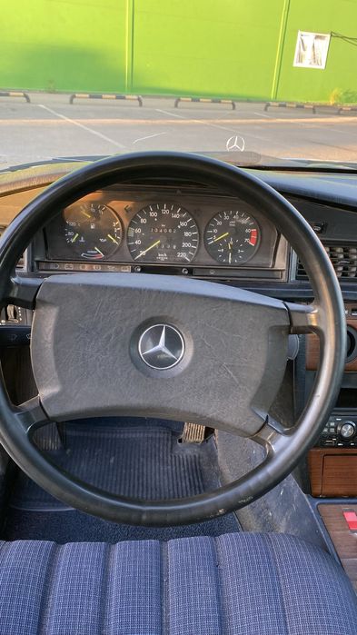 Продам Mercedes 190 w201 2.0 мкпп 5ст.