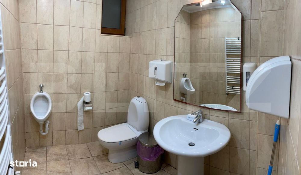 Cabana cu 5 dormitoare, 250 mpu, 700 teren la Ranca
