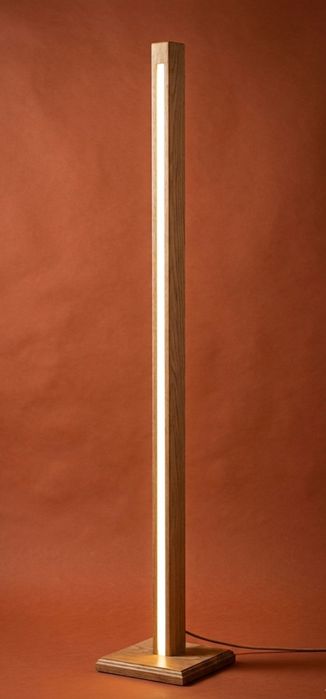 Lampă de podea în stil minimalist