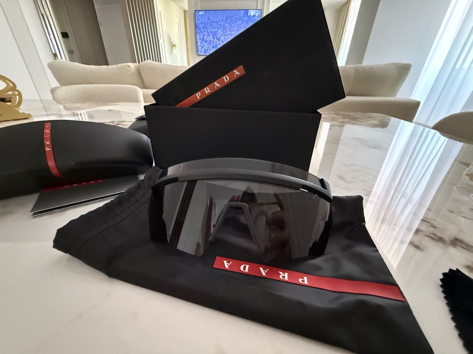 Ochelari de soare Prada