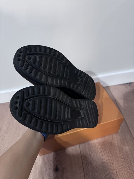Женские кроссовки кожанные Sman