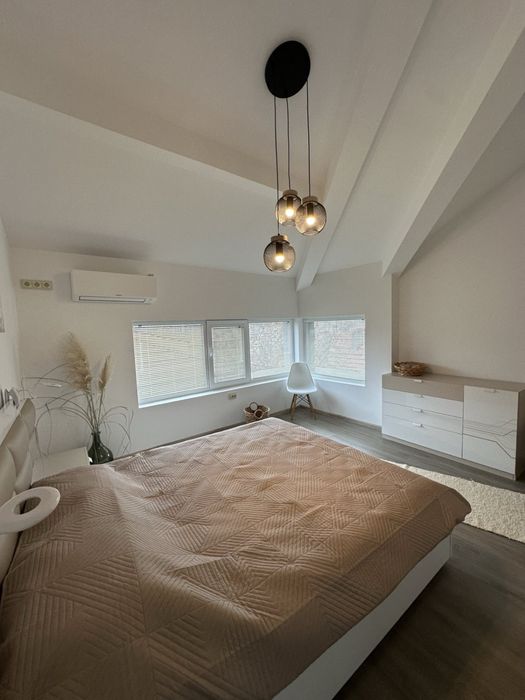 Дава се под наем Тристаен апартамент в Варна, Гръцка махала - 95 кв.м за 1000 € - Снимка #9