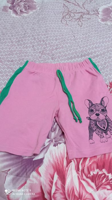 Шортики в хорошем состоянии на 6-8 лет.Цена за одни