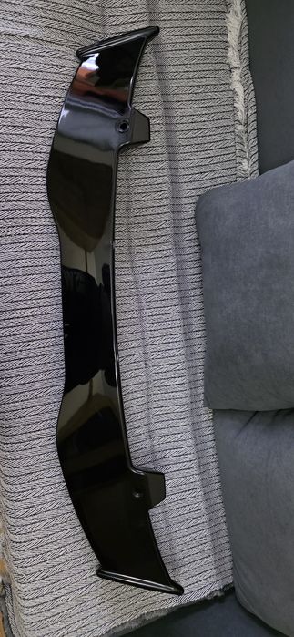 Продам спойлер универсальный