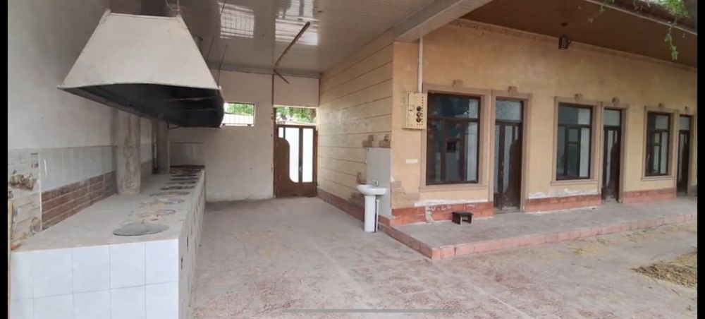 3 sotixli eski choyxona uchastkasi sotiladi.