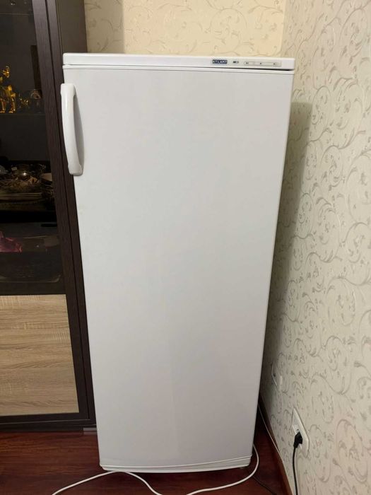 Продам морозильную камеру Атлант