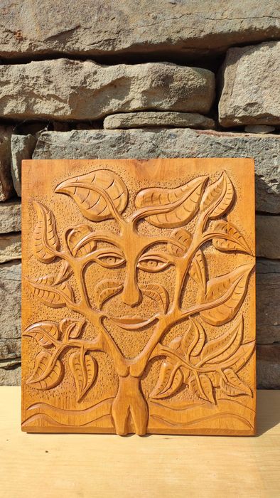 Дърворезба "Женска сила"-Арт изкуство, уникален подарък и декор
