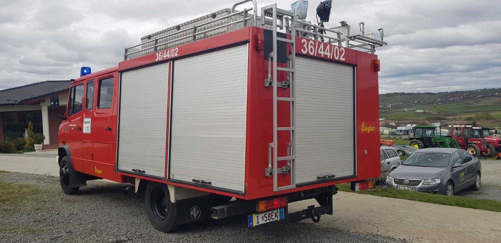 Autospeciala POMPIERI Mercedes Benz 811 D