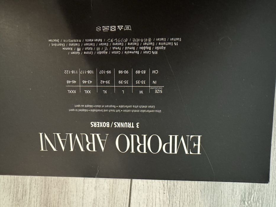 Set chiloti boxeri negri M barbat noi la cutie emporio armani