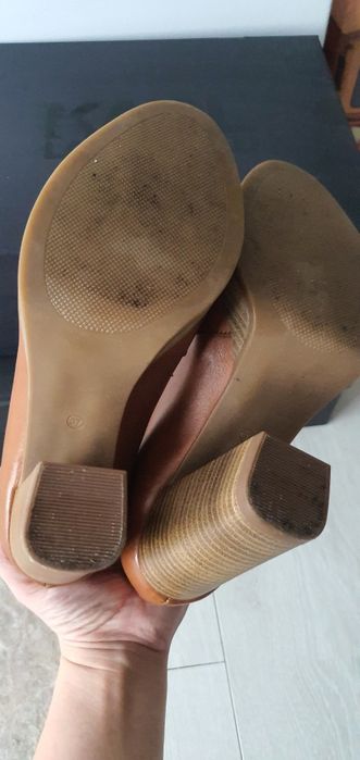 Pantofi maro cu toc