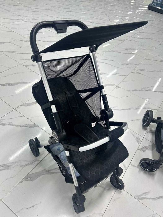 Черная Baiwa — легкая коляска