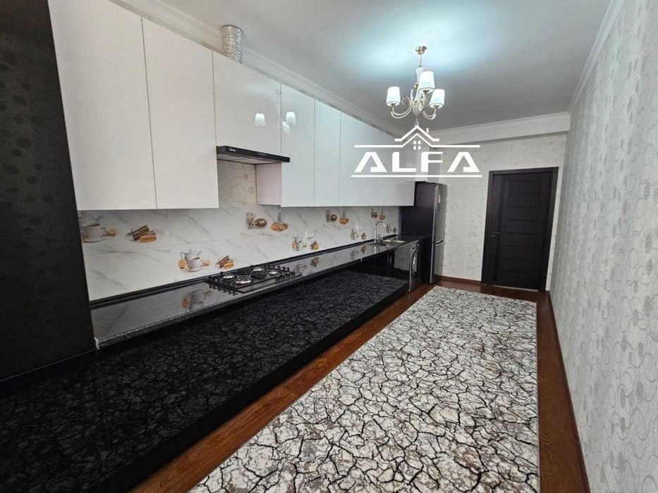 kvartira uy xonadon sotiladi 3 xonali qilingan 95m² 8-qavat.